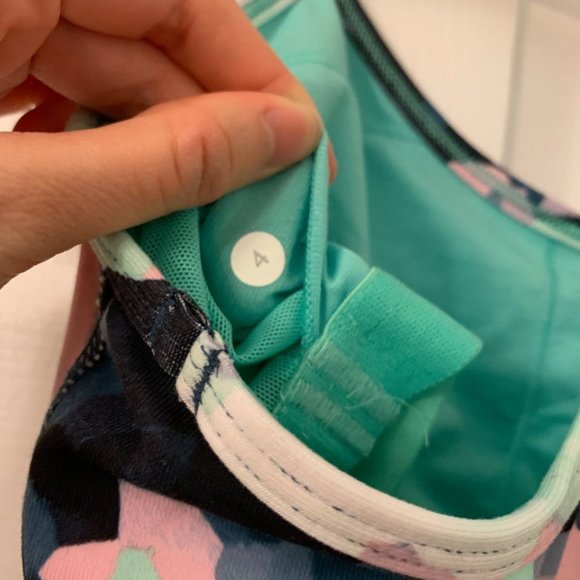 lululemon Power Y tank top Size 4 - Picture 4 of 4